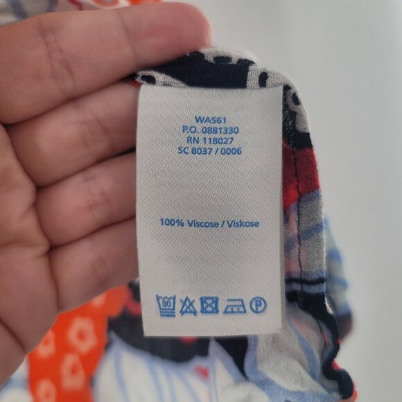 Boden Size 4 US Carrie Sleeveless Floral Viscose Semi Sheer V-Neck Blouse - Picture 3 of 5